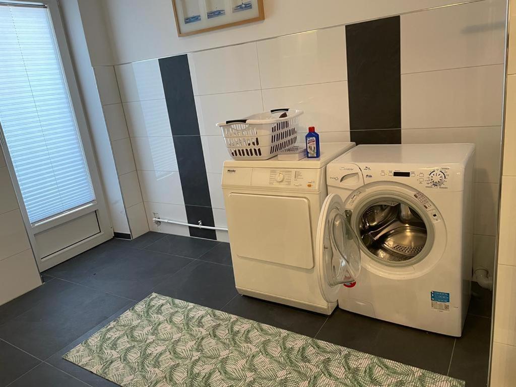 Ferienwohnung Lion Krummhörn Εξωτερικό φωτογραφία